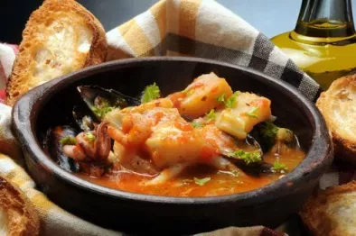 Bouillabaisse – de la mancarea pescarilor, la supa cu renume international