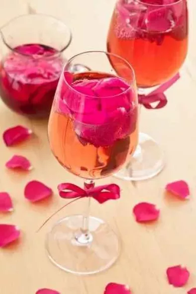 10 cocktailuri servite de Valentine’s Day