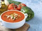 Articole: Cinci trucuri simple care transformă un gazpacho andaluz obișnuit într-un bol de prospețime și aromă intensă