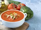Articole: Cinci trucuri simple care transformă un gazpacho andaluz obișnuit într-un bol de prospețime și aromă intensă