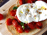 Articole: Burrata: 8 idei de rețete pentru a scoate tot ce este mai bun din această brânză ultra-cremă