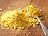 Articole: Drojdia nutritivă are gust de brânză, dar nu este un „superaliment”: ce conține de fapt
