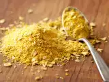 Articole: Drojdia nutritivă are gust de brânză, dar nu este un „superaliment”: ce conține de fapt