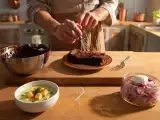 Articole: Meniul zilei, 9 mai: o combinație delicioasă de antreuri, fel principal și desert