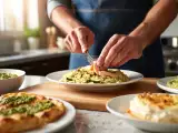 Articole: Meniul zilei, 5 mai: Paine impletita aromata, salată de paste orzo cu somon și prăjitură cu cremă de frișcă
