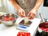 Articole: Agar-agar sau gelatină: cum faceți conversia fără să vă stricați deserturile?