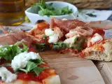 Articole: Descoperiți pinsa: alternativa mai ușoară la pizza, gata în doar câteva minute acasă