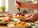 Articole: Meniul zilei, 4 iunie: Wrap aperitiv cu prosciutto, clafoutis cu roșii și desert delicios