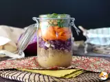 Articole: Aceste greșeli aparent neînsemnate pot strica o salată la borcan încă înainte de ora prânzului...