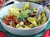 Articole: Salată rece de tortellini: puriștii vor strâmba din nas, dar se termină înaintea salatei de orez