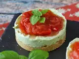 Articole: Cheesecake-uri sărate mici, în porții individuale: proaspete, cremoase și ușor de servit pentru orice ocazie