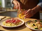 Articole: Meniul zilei, 4 august: barcute din andive cu ton, salată de orez cu creveți și bellini răcoritor