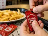 Articole: Vor dispărea plicurile de ketchup?