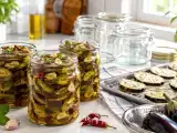 Articole: Vânătă în ulei, preparată în casă: detaliul pe care nu trebuie să-l treci cu vederea sub nicio formă înainte de a închide borcanul