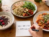Articole: Cum arată, de fapt, un meniu de 1500 kcal? Iată o zi întreagă cu 1499 kcal