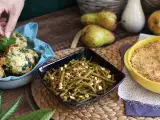 Articole: Meniul zilei, 19 septembrie: biscuiți sărați cu feta, fasole verde thailandeză și crumble de mere și pere