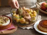 Articole: Meniul zilnic, 22 septembrie: Camembert la cuptor, filet mignon și budincă cu mere
