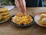 Articole: Meniul zilei, 18 octombrie: discuri de cartofi, lasagna cu dovleac și papanași cu pesmet
