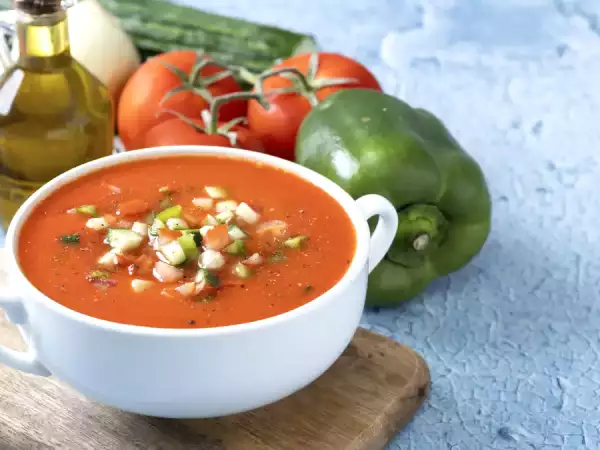 Cinci trucuri simple care transformă un gazpacho andaluz obișnuit într-un bol de prospețime și aromă intensă