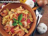 Rețetă Tagliatelle cu creveti si sos de rosii