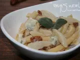 Rețetă Paste cu sos de gorgonzola, pere si nuci pecan