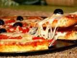Rețetă Pizza cu sunca si cascaval