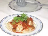 Rețetă Spaghetti in sos de rosii cu vinete, dovlecei si ardei gras