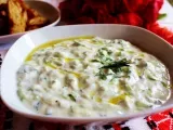 Rețetă Tzatziki - salata de castraveti si iaurt (reteta video)