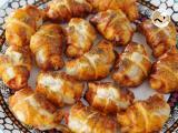 Rețetă Mini croissante pizza cu sunca si cascaval