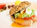 Rețetă Sandwich cu ou posat si guacamole