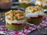 Rețetă Verrine vegetariene: crema de mazare, crumble de parmezan si crema de mascarpone