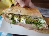 Rețetă Sandwich italian gourmet cu mortadella și brânză burrata