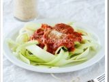 Rețetă Paste de dovlecel cu sos bolognese vegetal