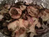Rețetă Rondele de cartofi la cuptor cu ceapa rosie si ciuperci