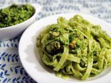 Rețetă Paste cu pesto de patrunjel si alune de padure