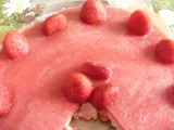 Rețetă Tort de bezea cu crema si jeleu de capsuni