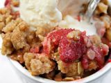 Rețetă Prajitura cu mere, capsuni si rubarba(apple strawberry rhubarb crisp)