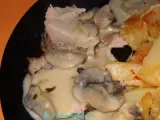 Rețetă Friptura de purcel cu cartofi la cuptor si sos de ciuperci