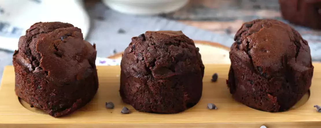 Cele mai bune brioșe de ciocolată: moi și uriașe