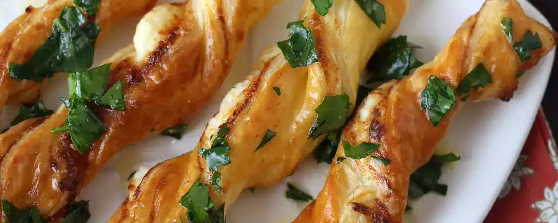 Baghete răsucite cu brânză cu airfryer