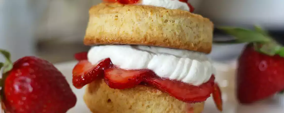 Shortcake cu căpșune, shortcake-ul american cu cremă de căpșune care nu dă greș niciodată