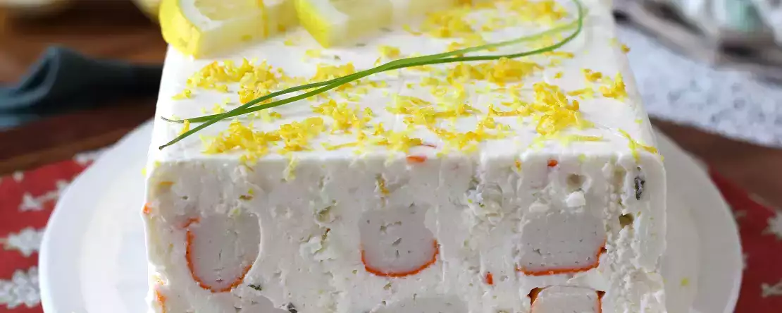 Terină de surimi fără gătire: un aperitiv rece, ușor de preparat și perfect pentru vară