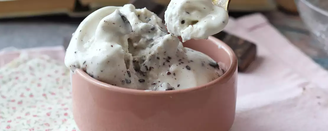 Înghețată în stil stracciatella cu ninja creami