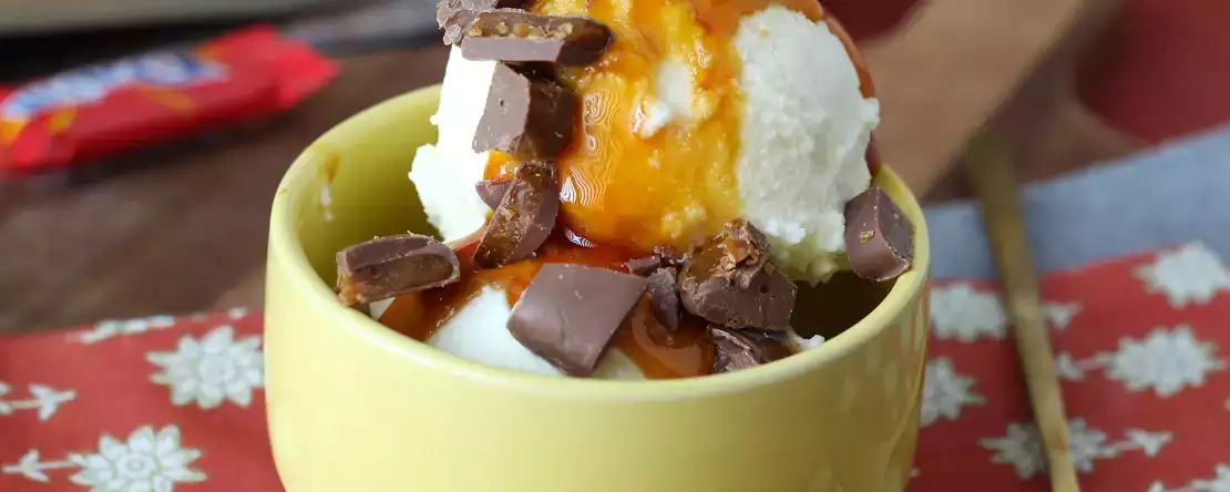 Mcflurry de casă cu caramel și ciocolată neagră, preparat cu ninja creami