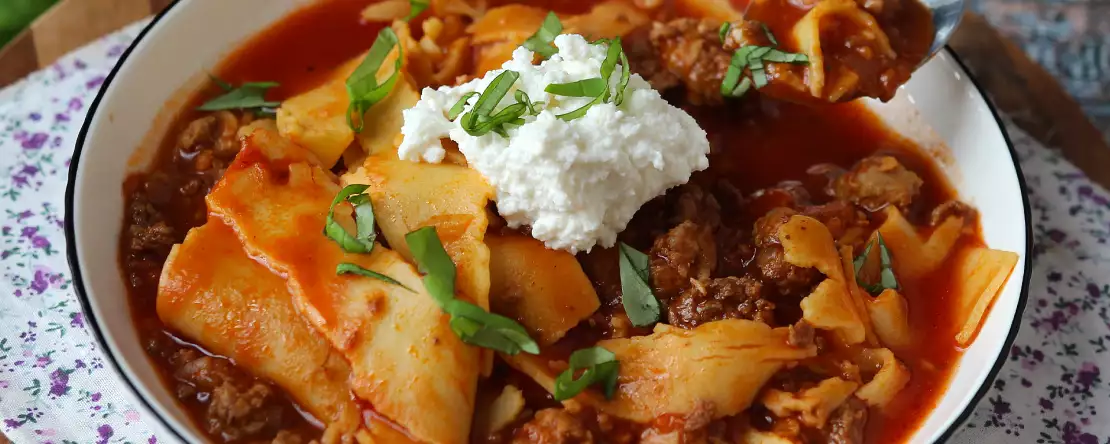 Supă de lasagna cu carne, ricotta și parmezan