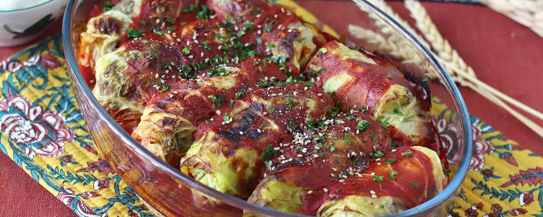 Rulouri vegetariene de varză cu ciuperci, orez și miso-alternativa la sarmalele de post