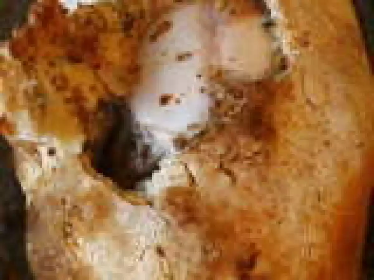 Pui in crusta de sare si usturoi