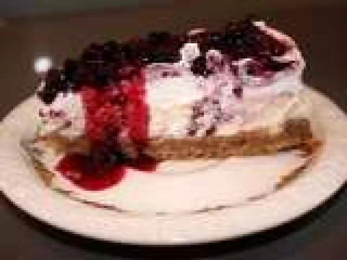 Cheesecake cu fructe de padure si miere