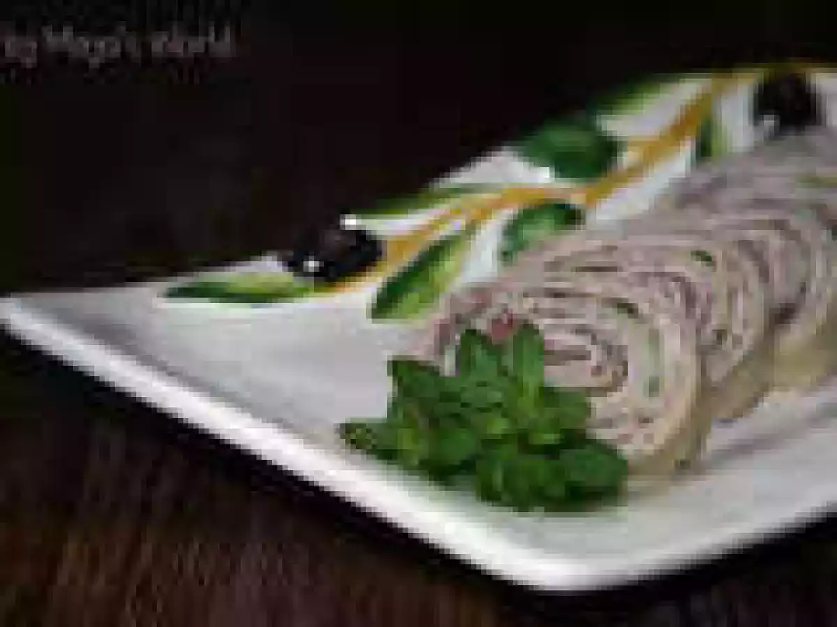 Rulada de cascaval cu crema de masline si sunca (Finger Food)