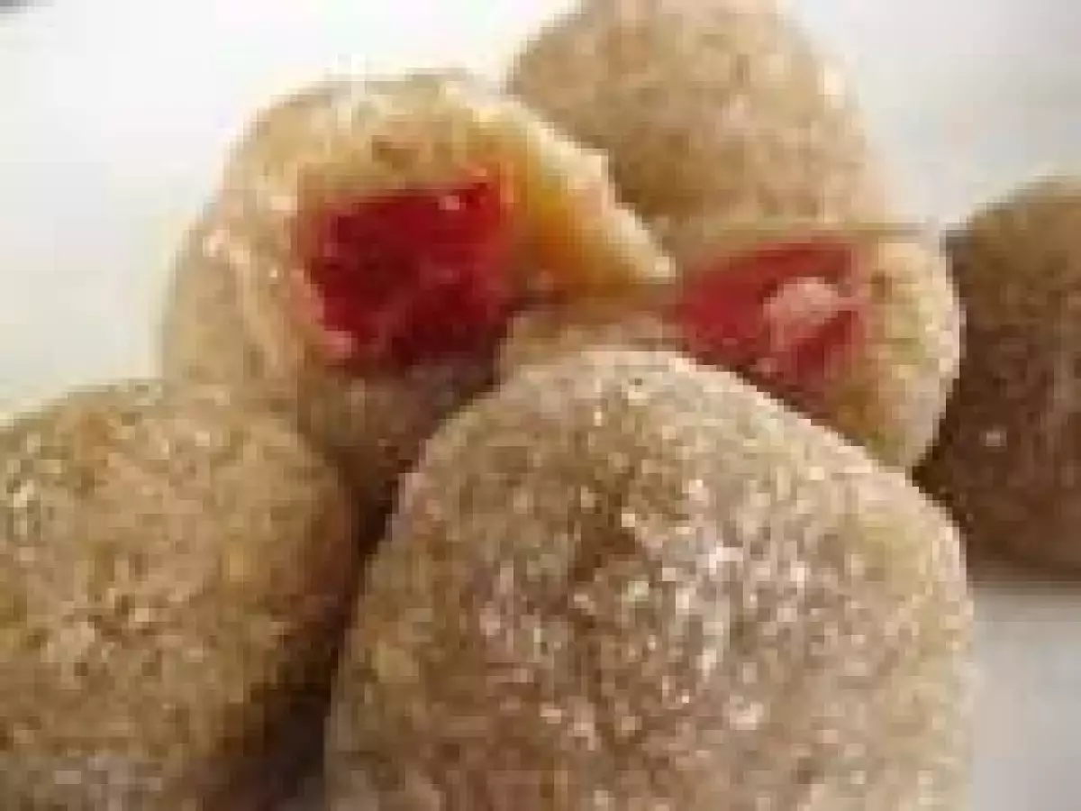 Martipan - bile cu visine din visinata